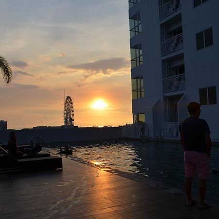 Jovic'S Condo At Breeze Residences. Manila Bagian luar foto