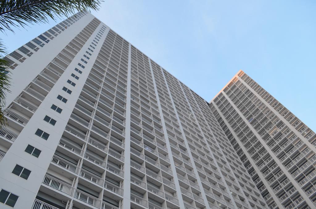 Jovic'S Condo At Breeze Residences. Manila Bagian luar foto