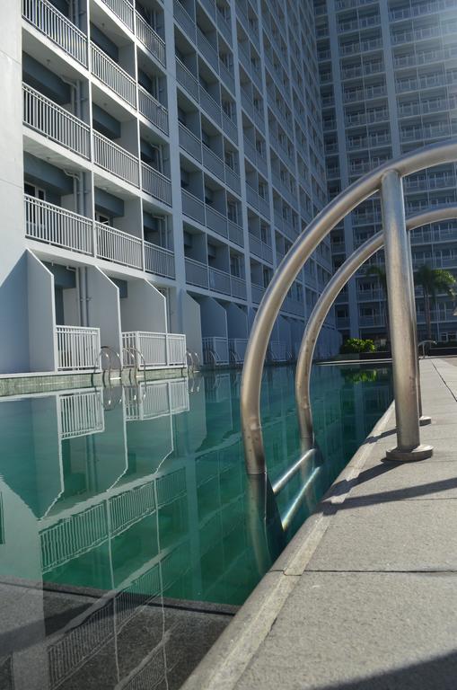 Jovic'S Condo At Breeze Residences. Manila Bagian luar foto