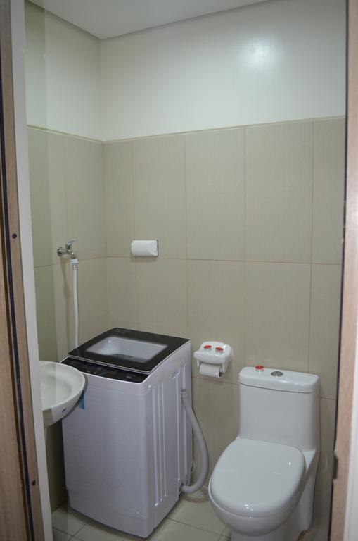Jovic'S Condo At Breeze Residences. Manila Bagian luar foto
